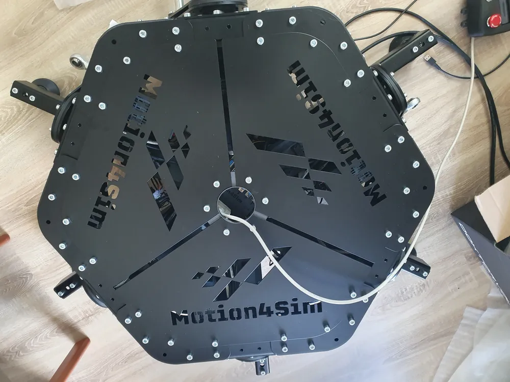 Base covers with the Motion4Sim cut-out