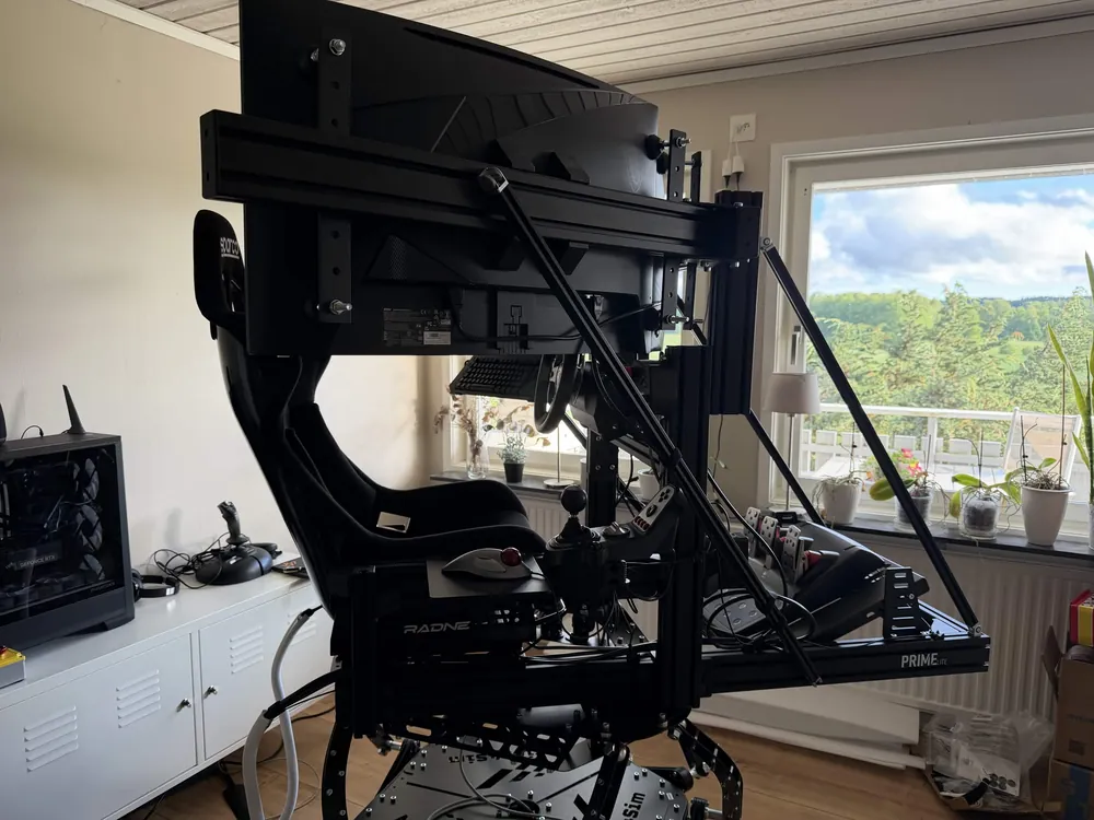 MK3 PLUS with cockpit and monitor